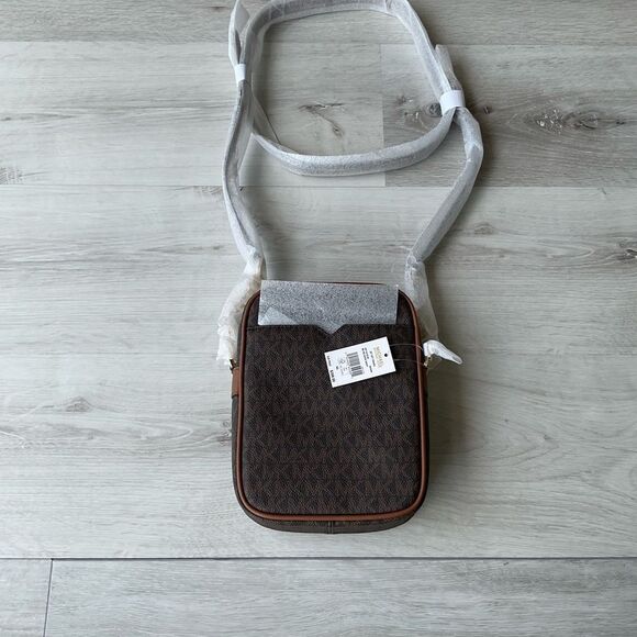 Michael Kors Jet Set Travel Medium Logo Crossbody Bag NWT in packaging - Picture 9 of 10